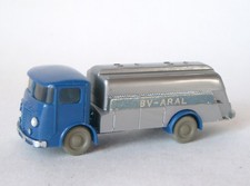 Wiking 1:87 - Büssing Aral-Tankwagen enzianblau