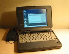 Vintage Compaq Contura Aero
