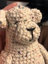 Gehäkelter Schlafbär