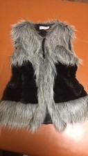 Neue Weste aus Kunstpelz in