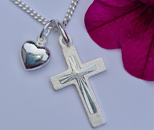 Kreuz anhänger mit herz - kreuz, echt