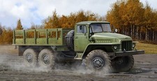 TRU01027 - Trumpeter 1:35 - URAL-375D Russian 6x6 Truck