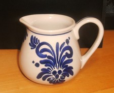 Steinkrug mit Henkel