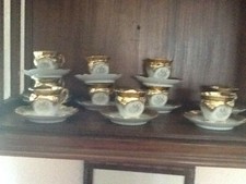 antike Tassen mit Monogramm