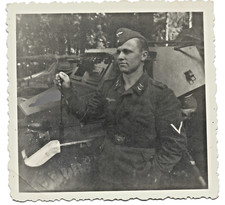 Org.Foto, Junger LW Soldat mit Panzerspähwagen, SdKfz, 2WK