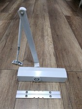 BKS Türschließer Obentürschließer 86 / 89 mit Montageplatte