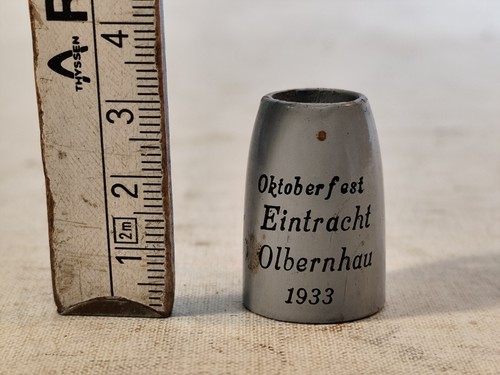 Plakette bierkrug oktoberfest - bierkrug,