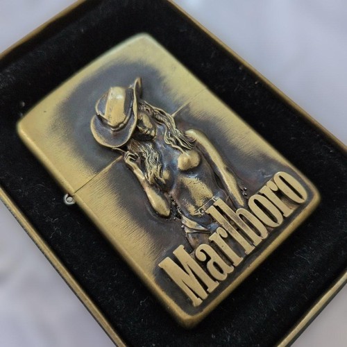 Zippo marlboro pin cowgirl - zippo, pin-up