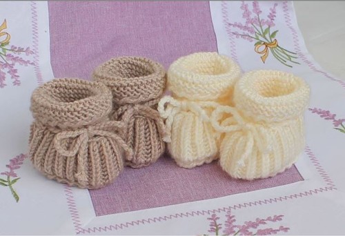 Babyschuhe gestrickt paar - babyschuhe,