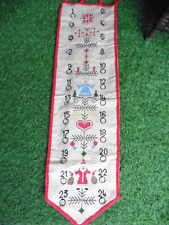 VINTAGE Antiker WEIHNACHTS - Advents-Kalender Wandbehang bestickt Samt Jute RAR