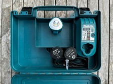 Makita ML100, 2 Akkus BL1013 und Ladegerät DC10WA