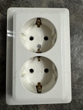 Kopp Milano Schutzkontakt Steckdose 2-Fach Zweifachsteckdose mit Rahmen