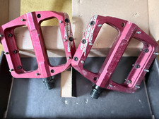 Sixpack Vertic 3.0 MTB Flatpedale – Rot – Plattformpedale – gebraucht