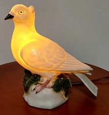 Vintage el. Tischlampe "Taube" Kabelgebunden H/B: 18 x 18 cm -  Top Zustand!