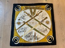 Hermès Seidentuch ‚Armes de chasse‘ 90x90cm