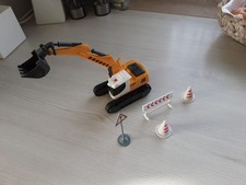 1x Bagger Von Happy People Mit und 4 Baustellen Schilder