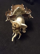 Schleich 70063 Der mächtige Kampfelefant Groß  Elefant Weiß .