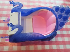 Barbie Kutsche  - blau weiß rosa - blaue gr. Schwäne  - ohne Pferde+Geschirr !!!