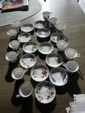 Porzellan-Puppentassen mit