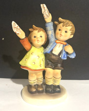 HUMMEL GOEBEL  Figurine  Auf