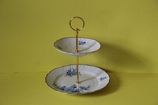 zweistöckige Etagere Teller