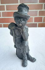 Lee Anne  Skulptur Sitzender Schornsteinfeger mit Hut 22 cm.