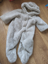 ZARA Kinderwagen flauschig 6 9