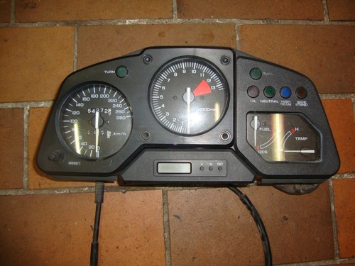 Vfr 750 rc36 tacho cockpit - vfr,