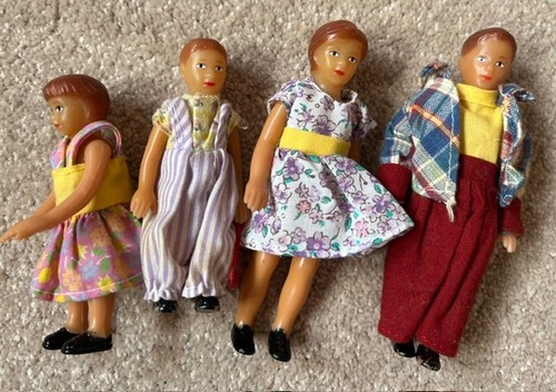 Puppen für puppenhausfamilie - puppen,