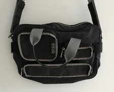 BREE Umhängetasche, schwarz mit grau, Innen- und Außenfächer, Reißverschluss