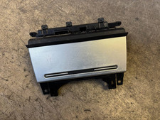 DOPPEL-Din Aschenbecher vorne