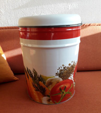 Sitztonne aus metall mit - aus,