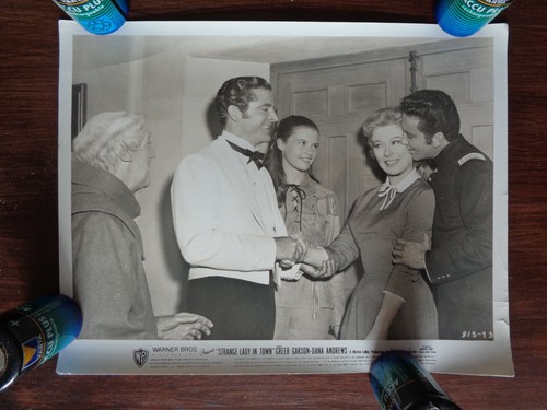 Pressefoto still strange - ,