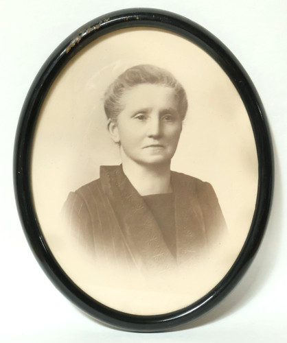 Alter ovaler schwarzer