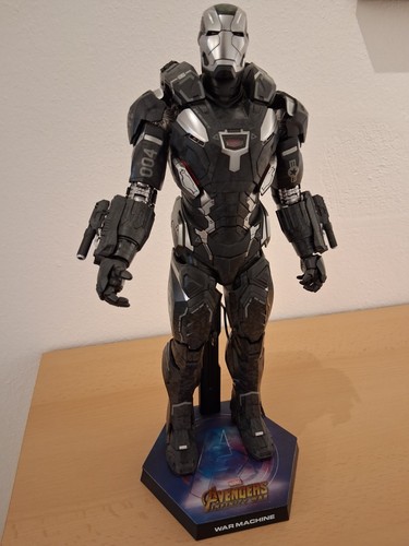 Hot toys war machine - hot, avengers