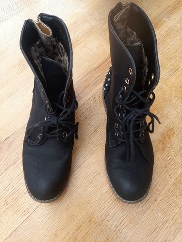 Schwarze stiefelette mit - stiefelette,