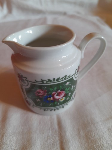 Hübsches milchkännchen - hübsches,