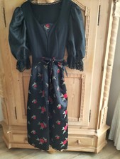 Abend-Dirndl/ Festtags-Dirndl   Gr. 46    NP 590,-- €