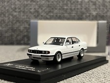 BMW 5er E34 1:64 Diecast Modellauto Weiß Modell 1 Of 499 Limited DCM