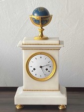 Antike Pendule mit Globus