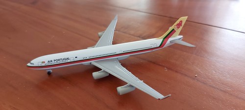 Flugzeugmodell airbus a340 300 - flugzeugmodell,
