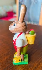 Osterhase mit Eierkorb