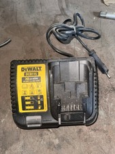 DEWALT DCB115-QW 18V 4.0 A Akku Ladegerät Schnellladegerät