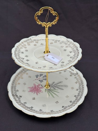 Etagere aus omas sammeltasse - etagere,