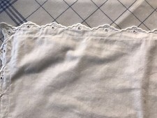 Kopfkissen-weiß mit Bogenkante-reine Baumwolle-geknöpft-Vintage-Landhausstil-Sam