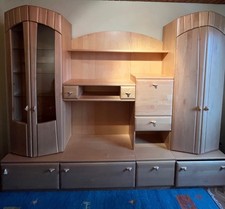 Hochwertiger Massivholz-Schrank in Top-Zustand - stilvoll & gepflegt, VB 160 €