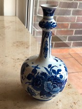 Schöne Porzellan-Vase aus der