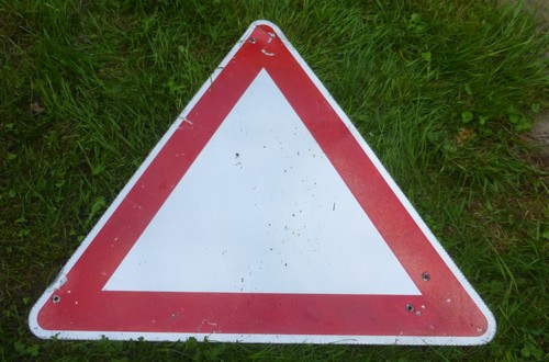 Altes verkehrsschild dreieck - verkehrsschild,