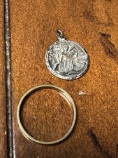 Goldring Und Anhänger , Nachlass