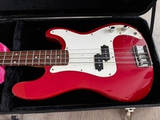 Squier by Fender Precision Bass, rot, 4 Saiten, Baujahr 1992, inkl. Koffer
